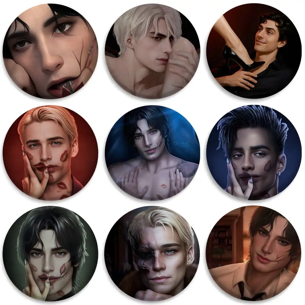 

Romance Clubs M-Malbonte Badges Round Exquisite Badge Brooches Creative Pins For Clothes Hat Backpack Gift Accessories