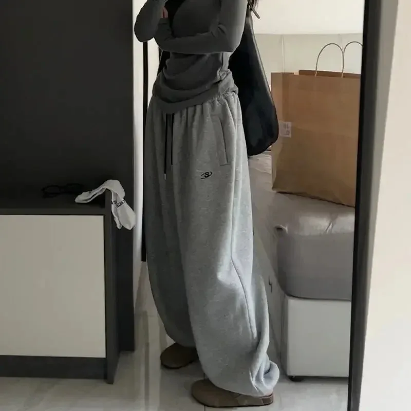 المرأة رمادي Sweatpant 2024 Y2K كبيرة الحجم فضفاضة رشاقته أفخم السراويل الرياضية الدافئة عادية مرونة الخصر جيوب واسعة الساق بنطلون