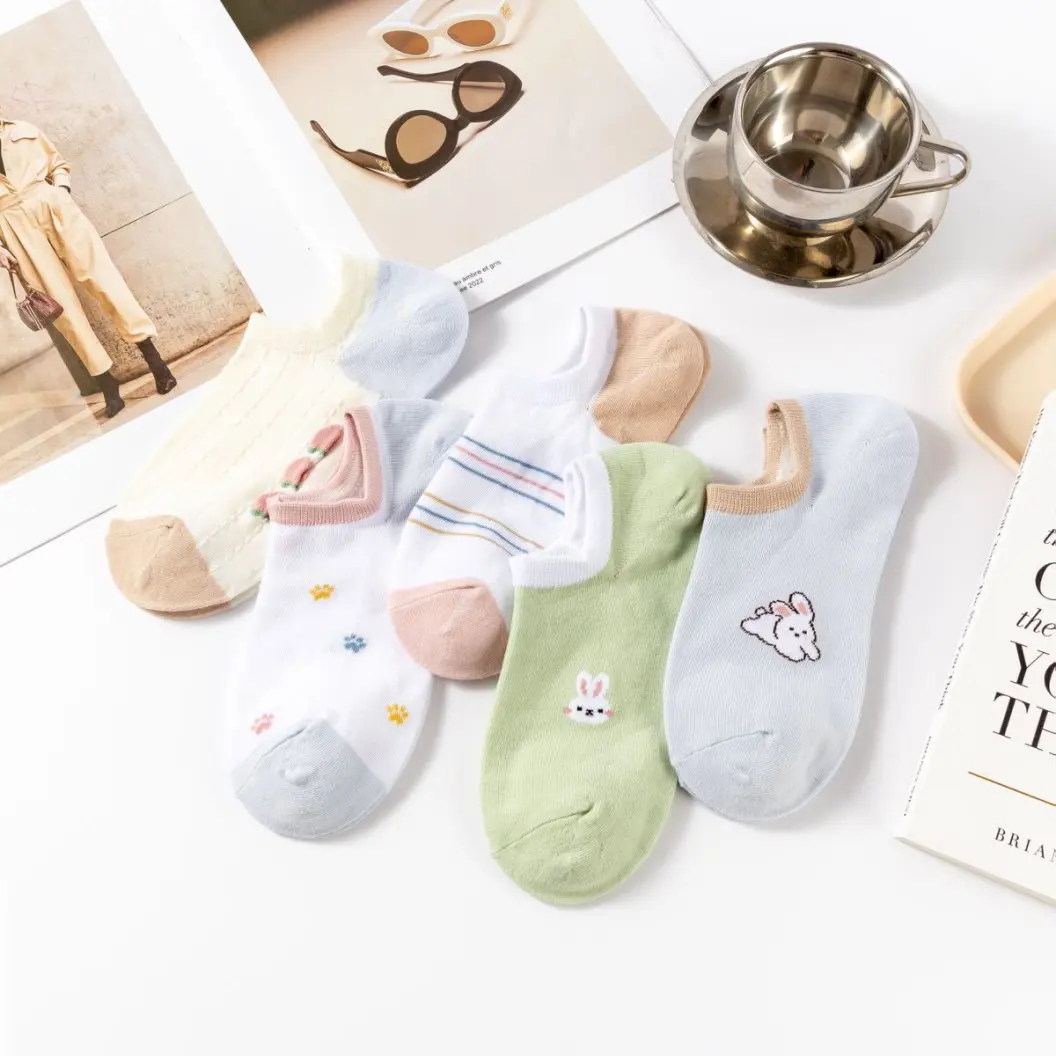 10 قطعة جورب رياضي جديد طاقم فستان الترفيه الرجال رياضي عشوائي المرأة الصيف رقيقة غير مرئية لطيف مخطط النساء امتصاص العرق 1W63