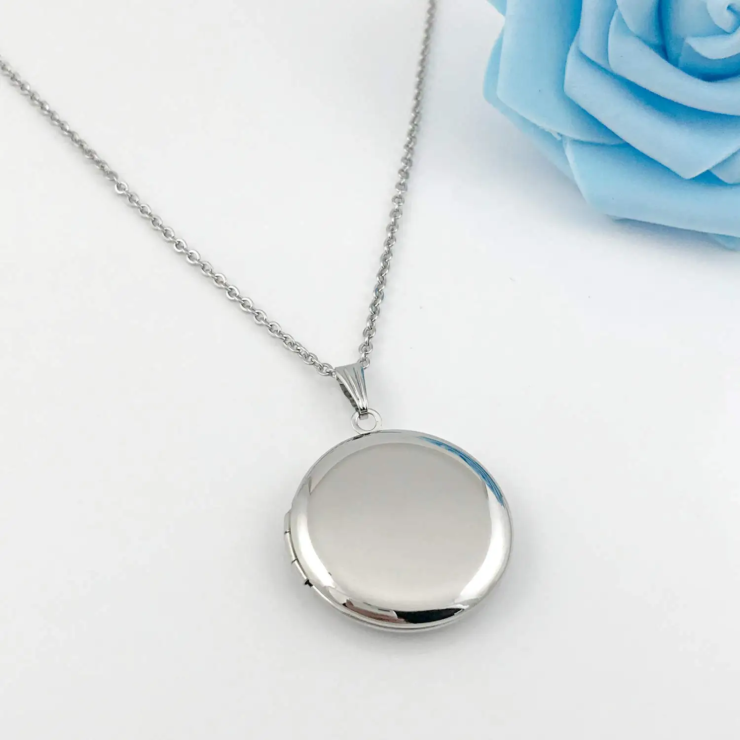 Round Locket Necklace for Women Photo Picture Pendant Jewelry Stainless Steel Gift Birthday Christmas Valentine
