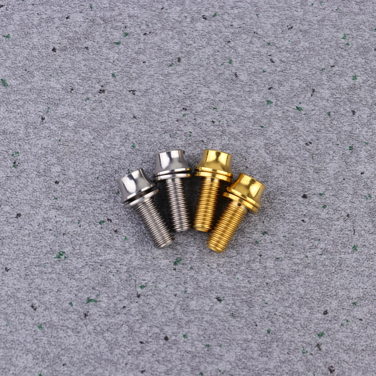 

2Pcs M5x12mm Bike Bottle Cage Screw Lightweight Alloy Fastener for Bike DIY Repair Kit Silver Finish