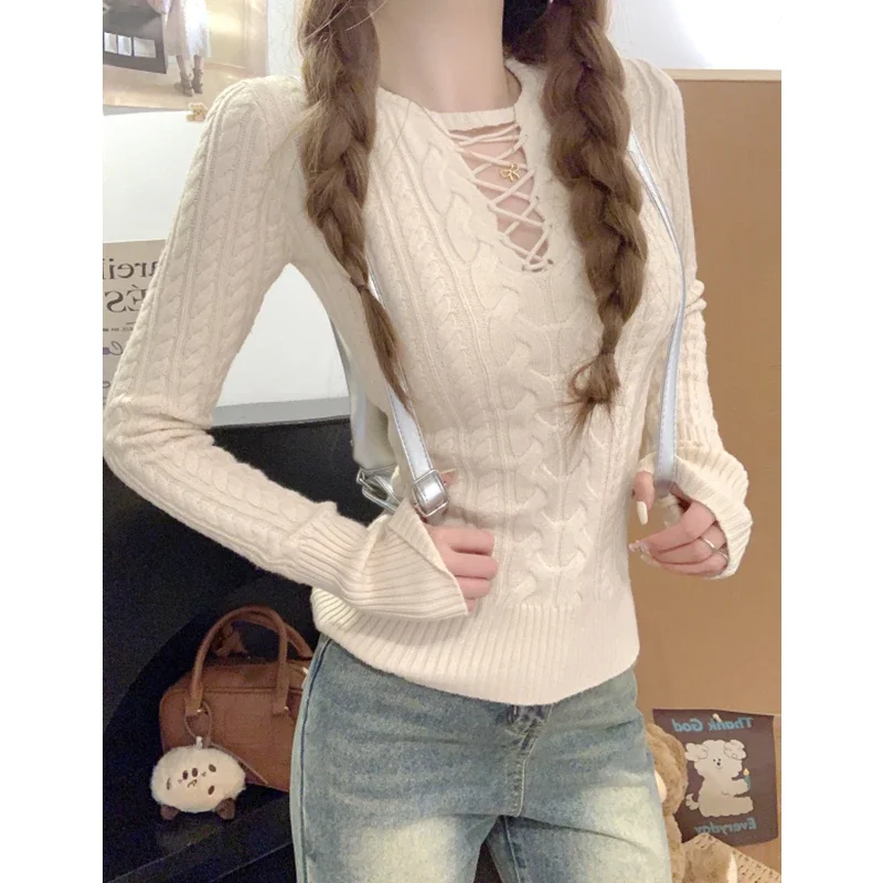 

Autumn and Winter New Women's Crew Neck Long-sleeved Sweater Fashion Straps Solid Color Slim-fit Knitwear Casual Top