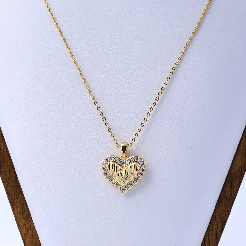 

Cross-border e-commerce does not fade titanium steel clavicle chain, fashion pleats, cool love peach heart necklace, women's sim