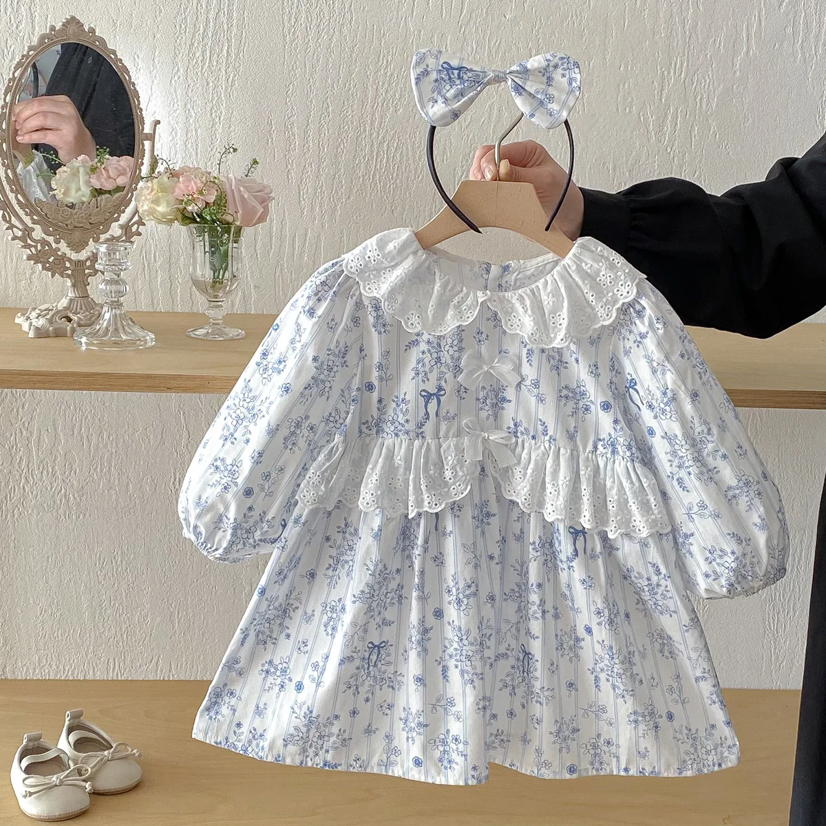 

Весеннее хлопковое платье для девочек 2026 года с длинным рукавом, воротником Питер Пэн, модными оборками, повседневное праздничное платье принцессы для маленьких детей