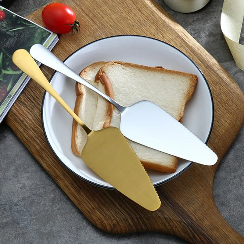 

1pc Premium Stainless Steel Cake Spatula - Serrated Edge for Effortless Slicing, Non-Stick Durable Baking Tool with Ergonomic Ha