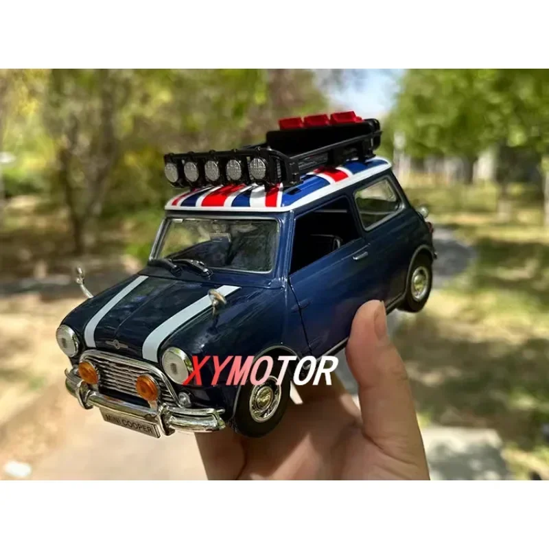 

Старая металлическая мини-модель автомобиля Motormax Red River 1:18, медный Моррис 1300, подарок для хобби, коллекционные украшения