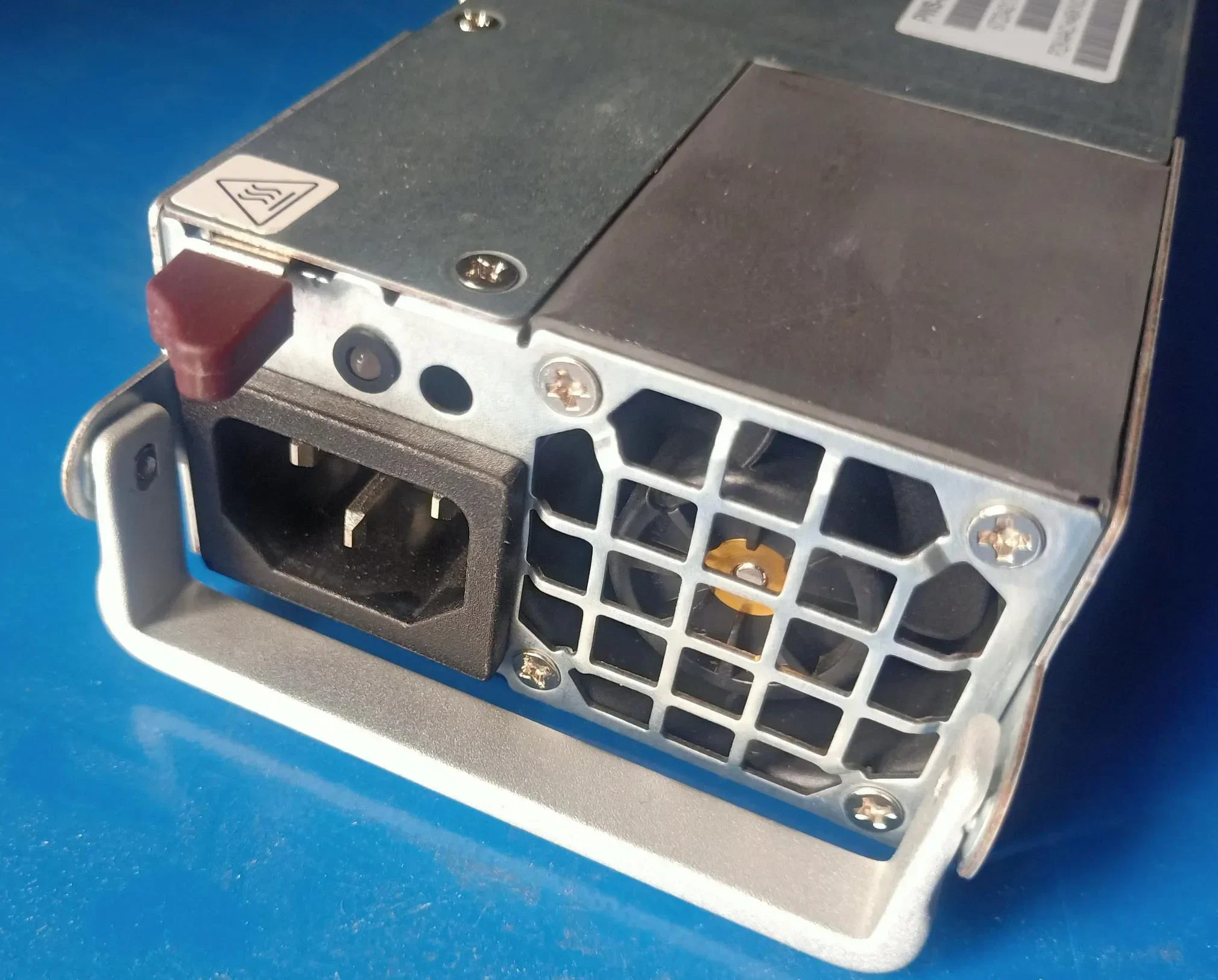 PWS-2K04A-1R Server…