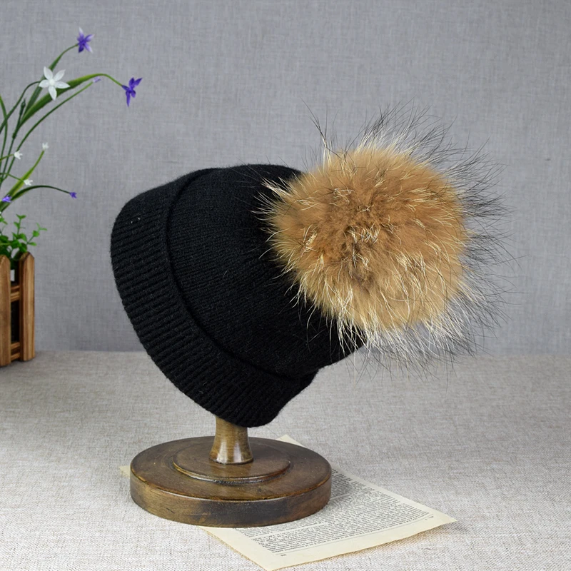 2024 New Natural raccoon fur pompom hat warm fashionable knitted hat for women wool knitted hat women\'s beanie