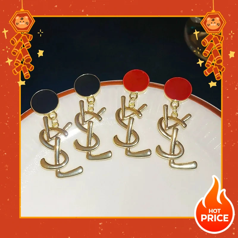 

French High-end Design Women's Letter Earrings, Exquisite, Retro Earrings, Fashionable, Light Luxury Business Party Earrings