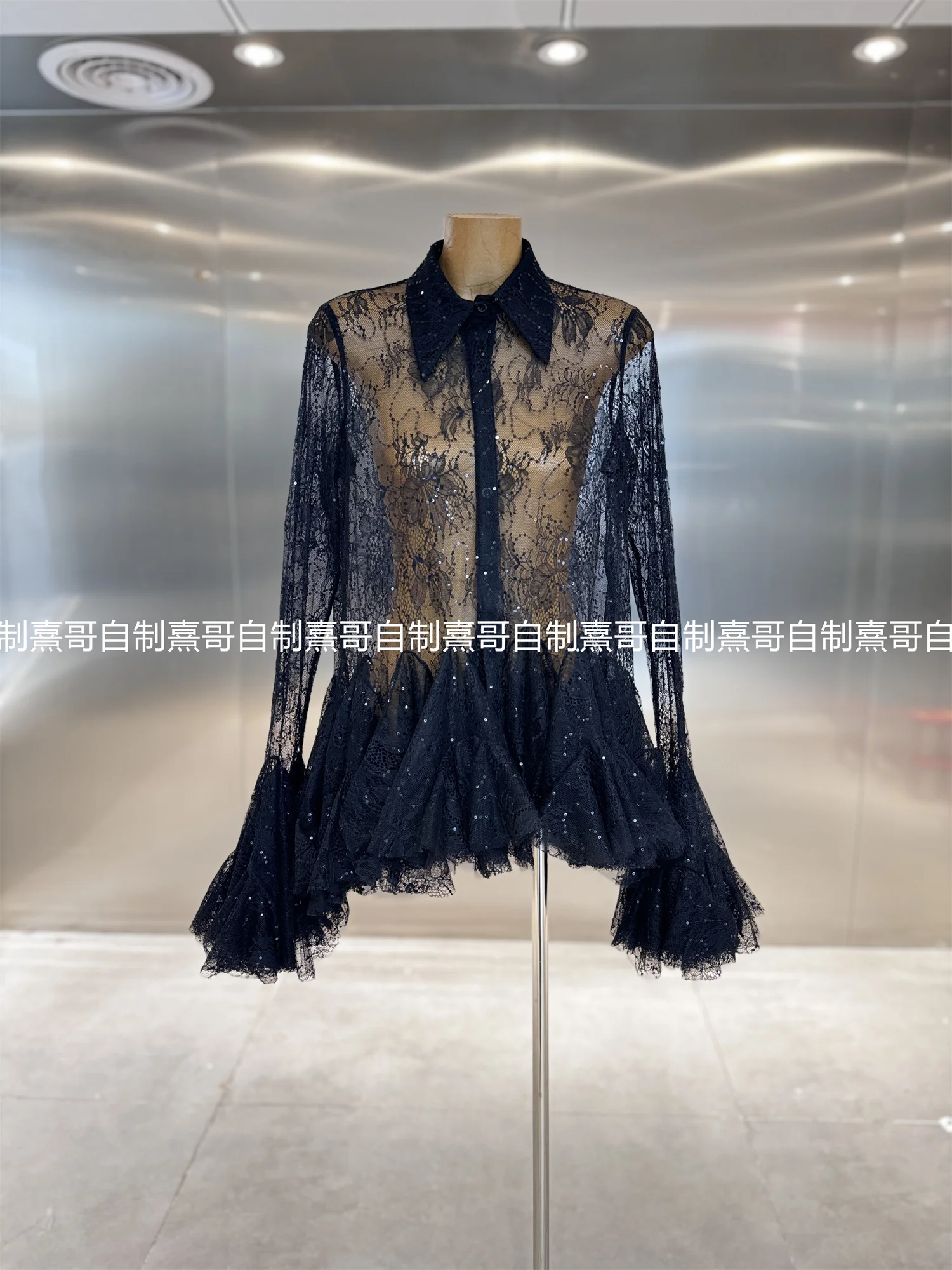 Designer di nicchia vietnamita delicato ricamo con paillettes pizzo floreale manica a campana petalo camicetta di pizzo donna top abito camicia dolce femminile