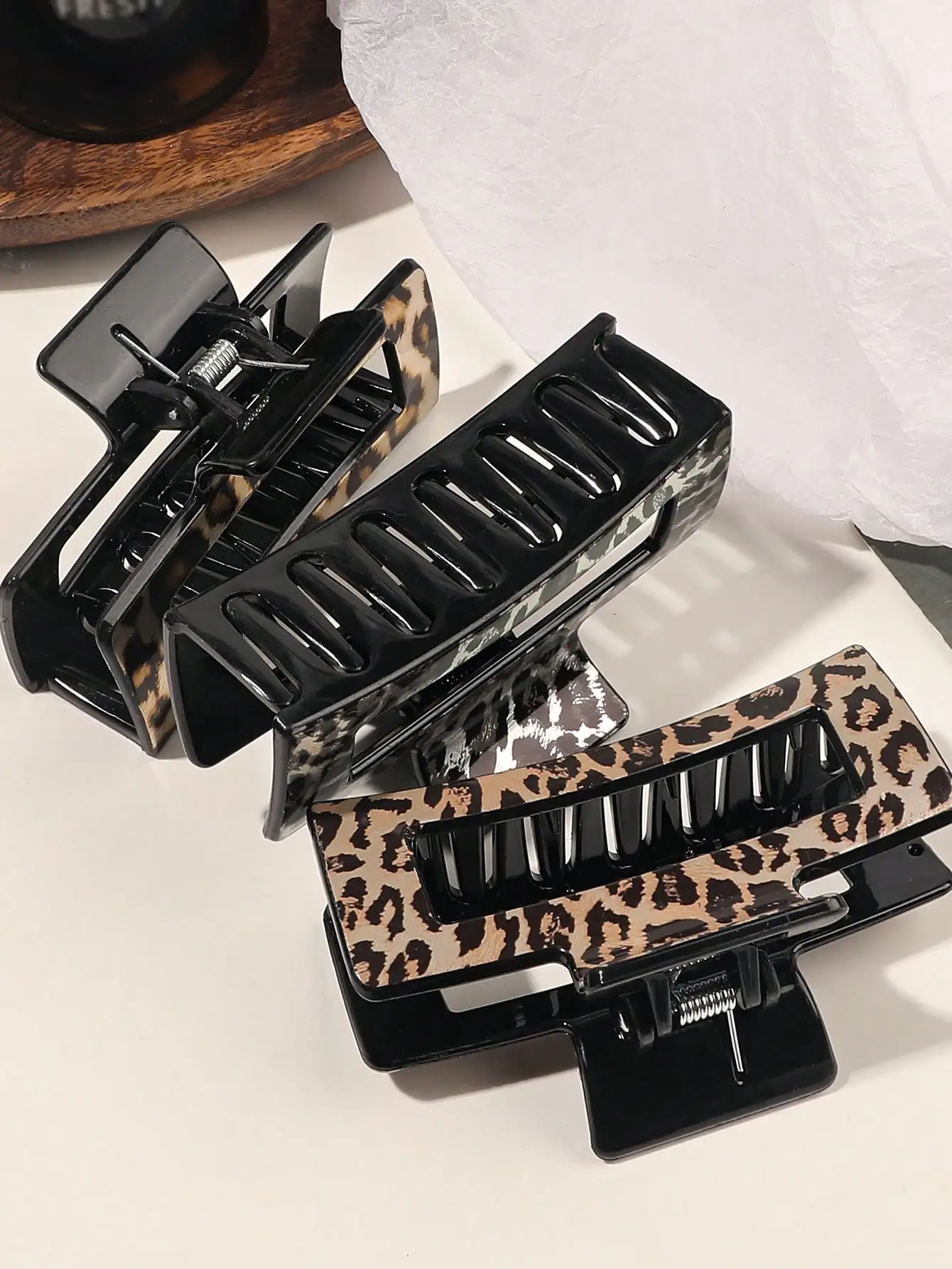 4 Stück Leoparden-Haarklammern für Frauen und Mädchen, Haarklammern, modischer Haarschmuck, Hai-Clip für dünnes, dickes Haar – Detail 3