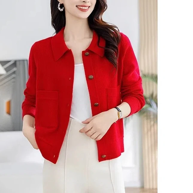 Short Square Neck Cardigan for Small People Fashionable Knitted Jacket for Women New Style Pocket Sweater for Outer Wear