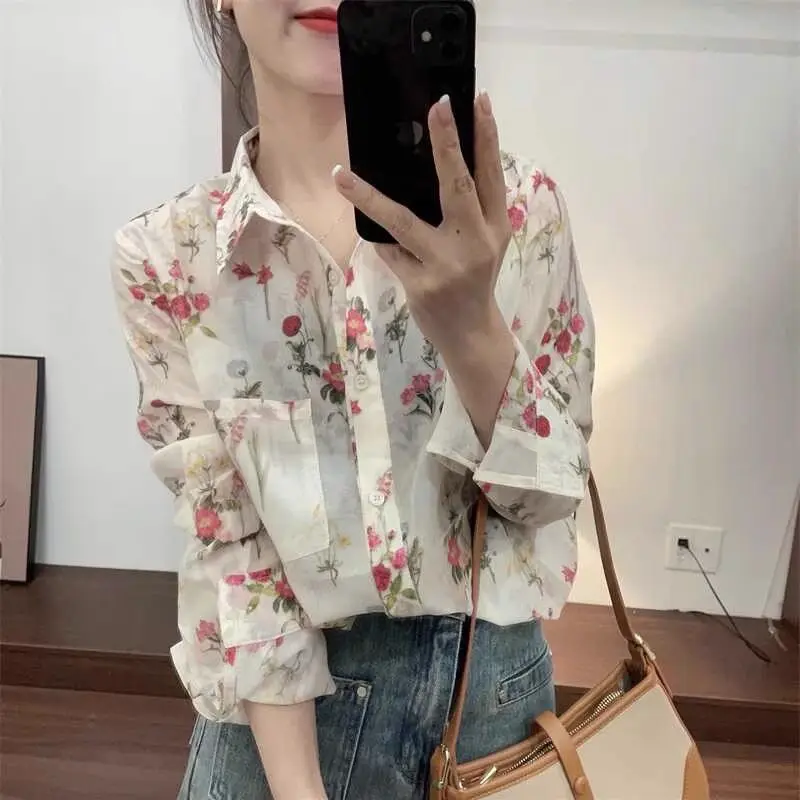 New Retro Floral Chiffon Shirt for Women in Summer 2024 with a Loose Long Sleeved Sun Protection Top That Exudes a Sense