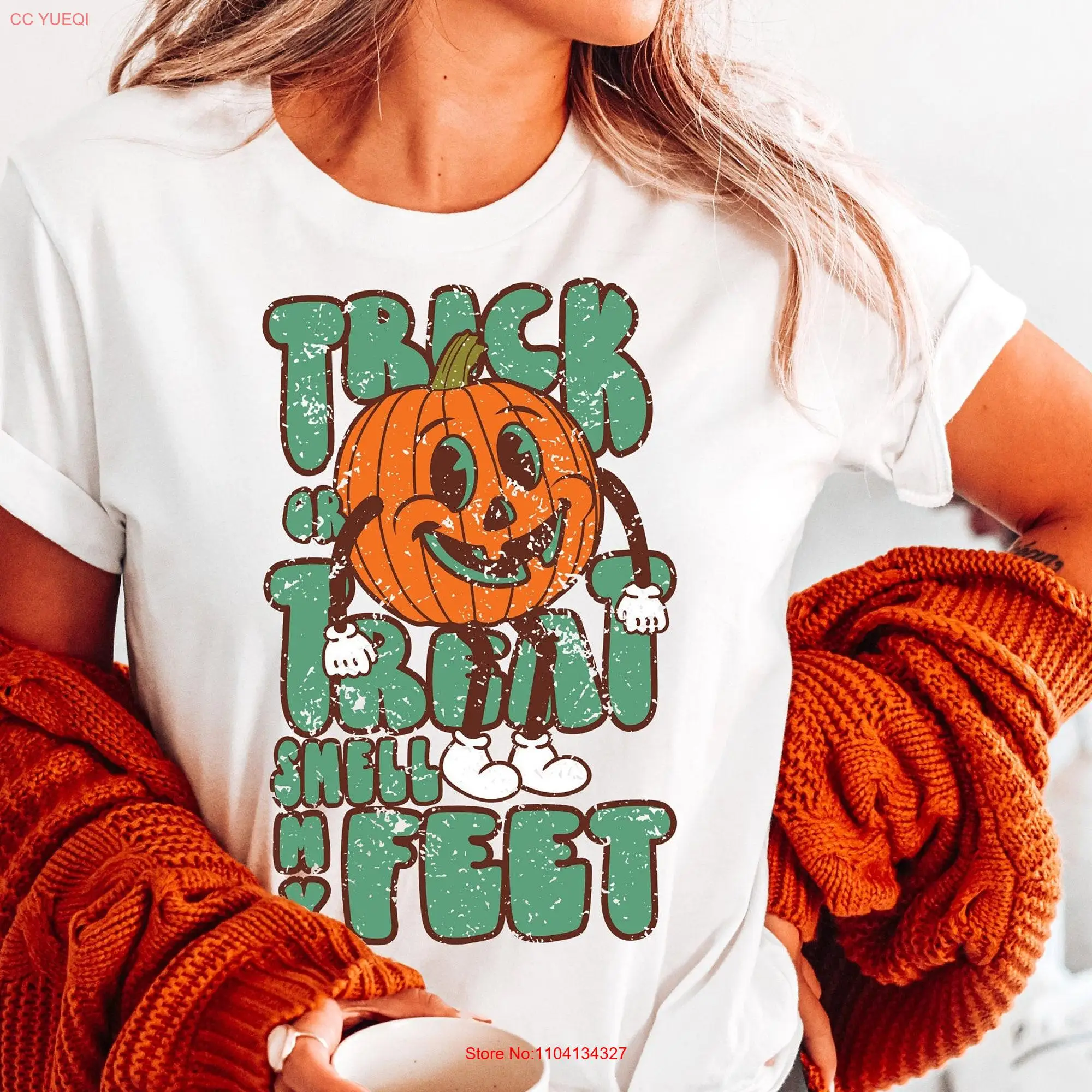 Trick or Treat Smell My Feet T Shirt Retro Halloween Funny for Kids Toddler Women Vintage Pumpkin long or short sleeves