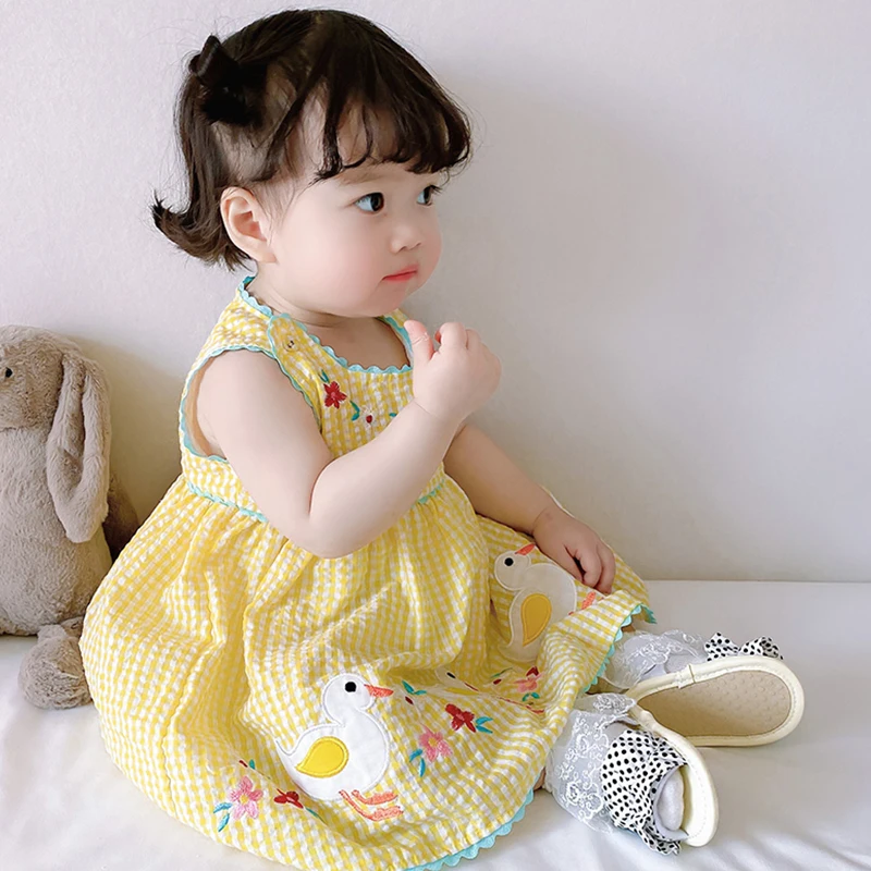 Summer Girls Flower Embroidered Dress Retro Sleeveless Princess Dresses Children Casual Clothes Fashion 0-6 Years