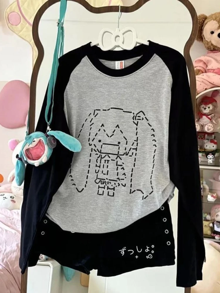 

HOUZHOU Y2k Gray Cutecore Anime Graphic Women T-Shirts Kawaii Aesthetic Long Sleeve Japanese Style Tees Cute Oversized Casual
