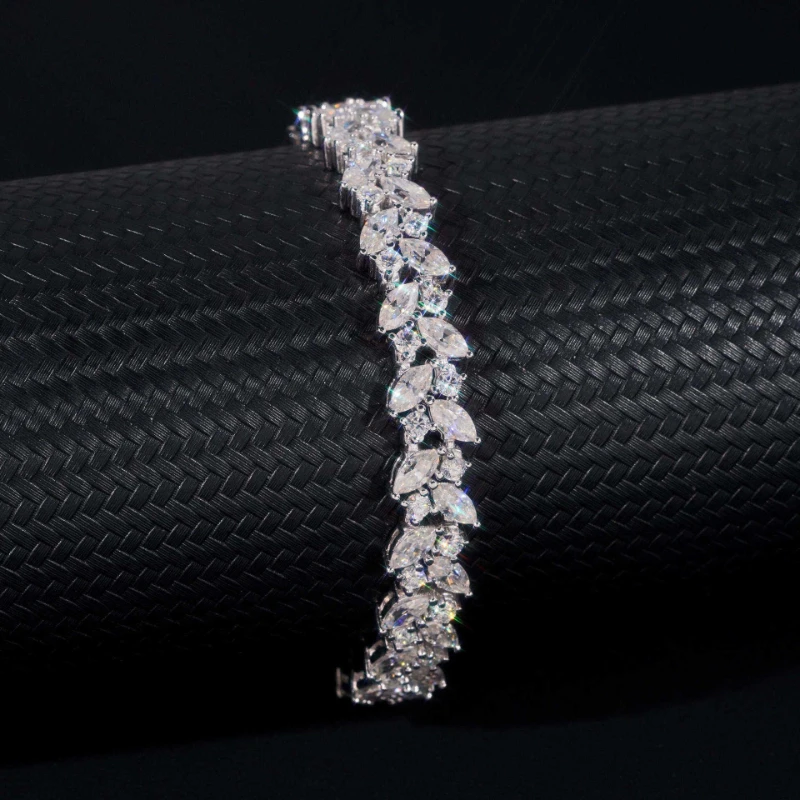 

Moissanite simple fashion bracelet, femininity light luxury trend bow European and American jewelry