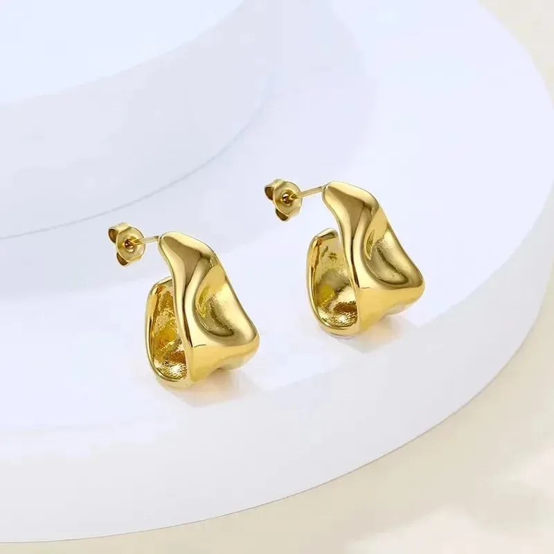 Metal Irregular Pleated Stud Earrings for Woman New Trendy Simple Gold Color Abstract Geometric C-Shaped Fine Earring Jewelry