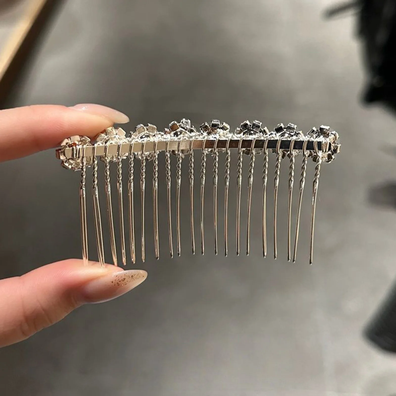 Minimalist Rhinestone Flower Hair Combs for Bride Wedding Silver Color Alloy Hairpins Women Party Hair Styling Jewelry Ornaments - view 5