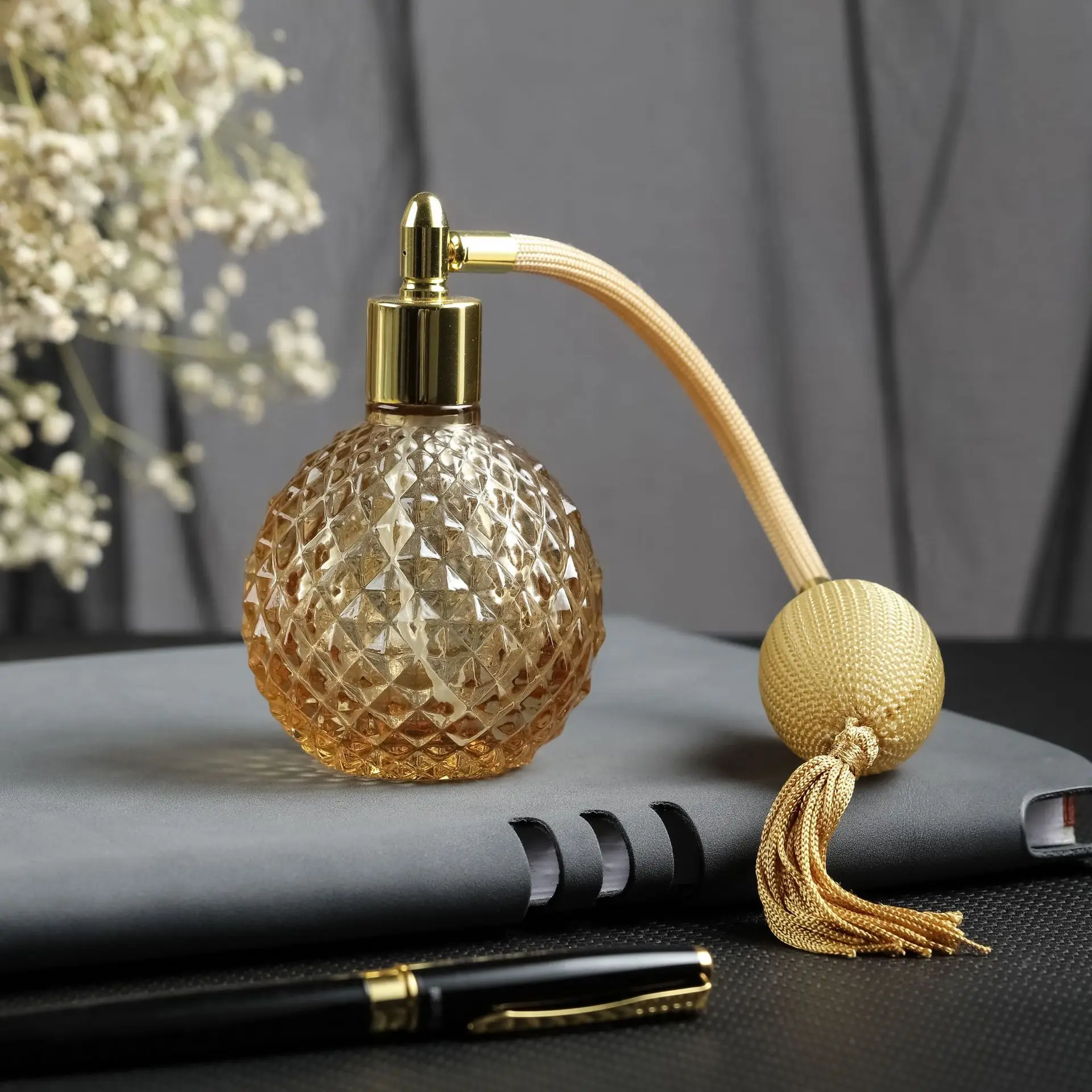 Garrafa de perfume vazio 100ml colorido cristal vintage ouro longo spray borlas névoa parfume atomizador bomba garrafas de vidro recarregáveis