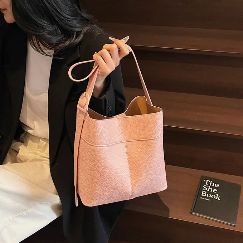 Borsa a tracolla da donna realizzata in pelle solida, casual, semplice, vintage e stile ordinato Parigi ​