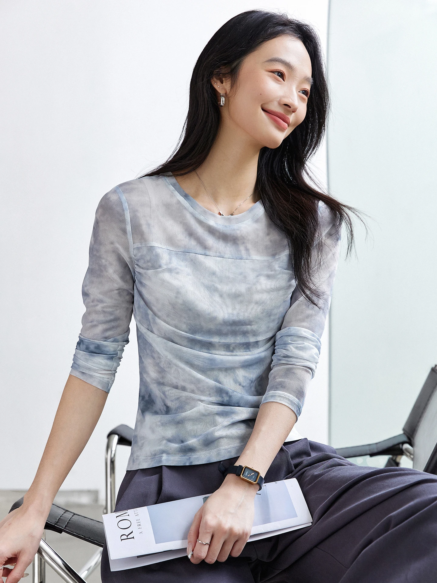grey t-shirt