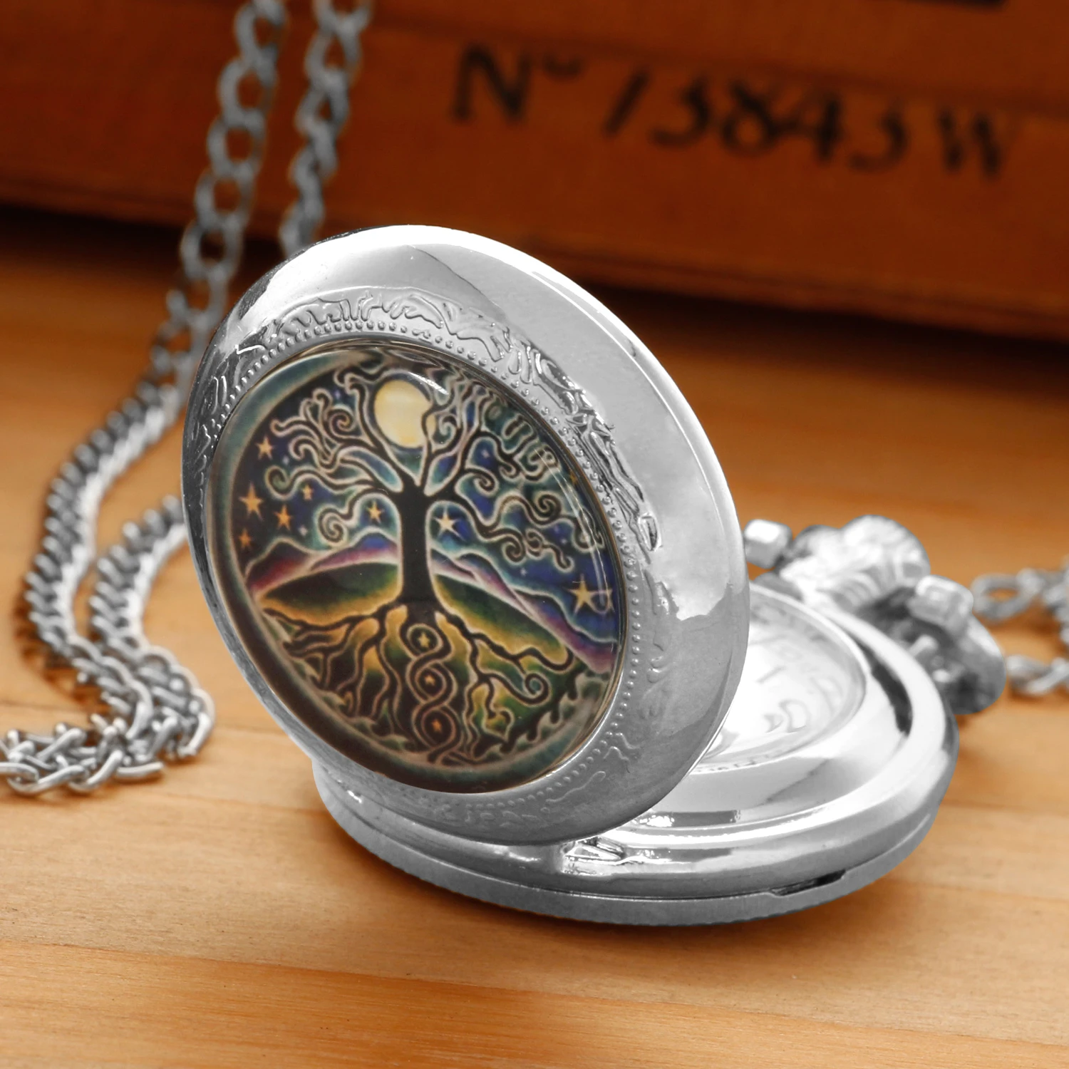 Tree of live Creative Quartz Pocket Watch Women Men Silver Necklace Unique Pendant Round Dial Clock Watch Gift Accessories