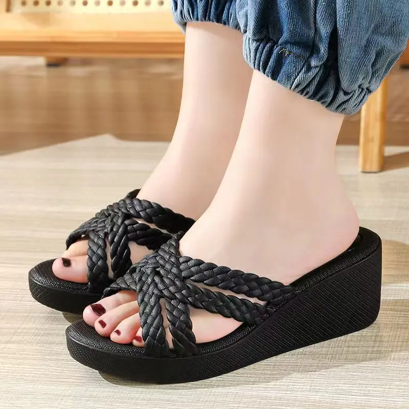 New Women's Summer Cross Strap Wedges Slipper Modern Slippers Thick Sole Non Slip Outdoor Elevator Beach Slipper Home Slippers