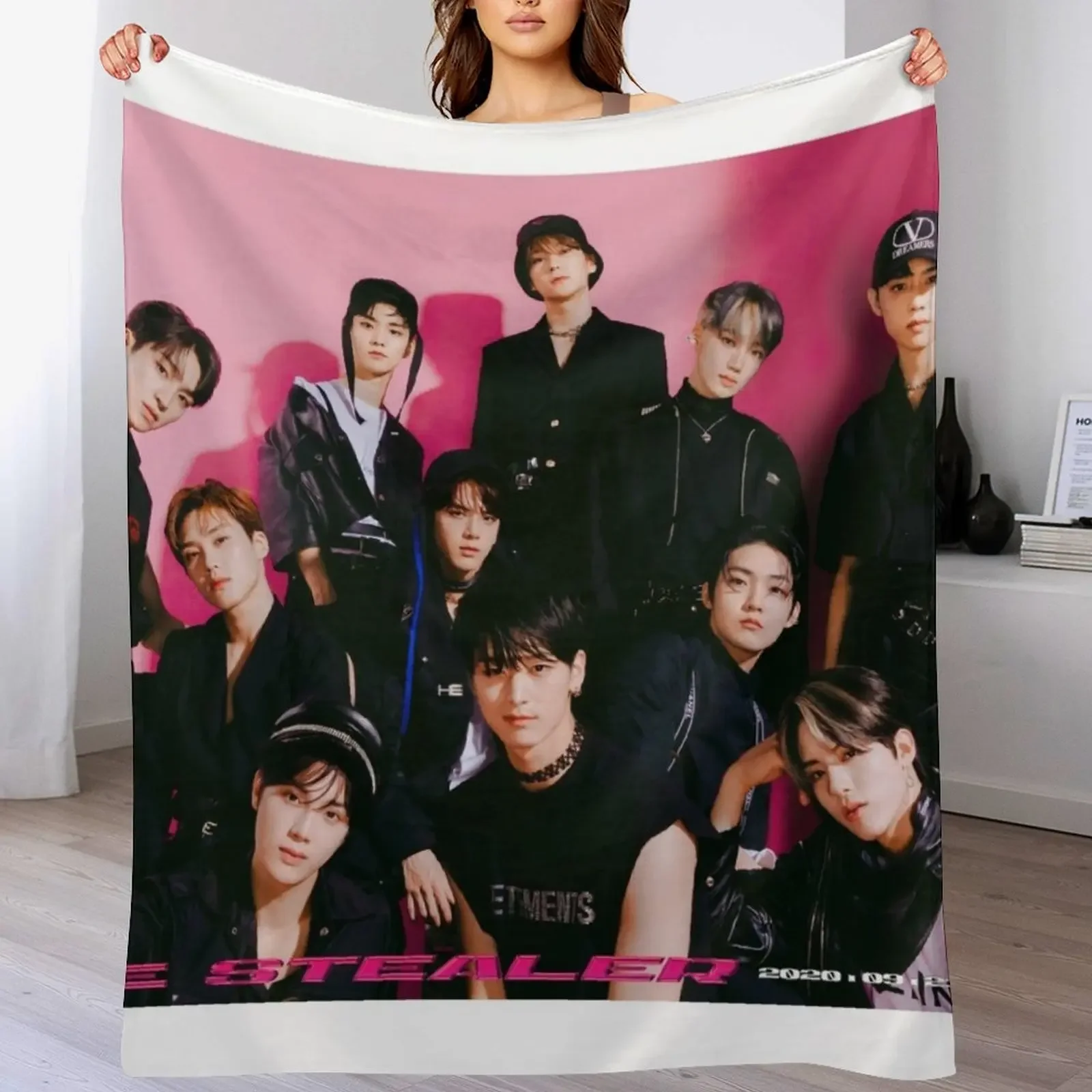 the boyz Throw Blanket Cozy Sofa Blanket for TV Watching Napping