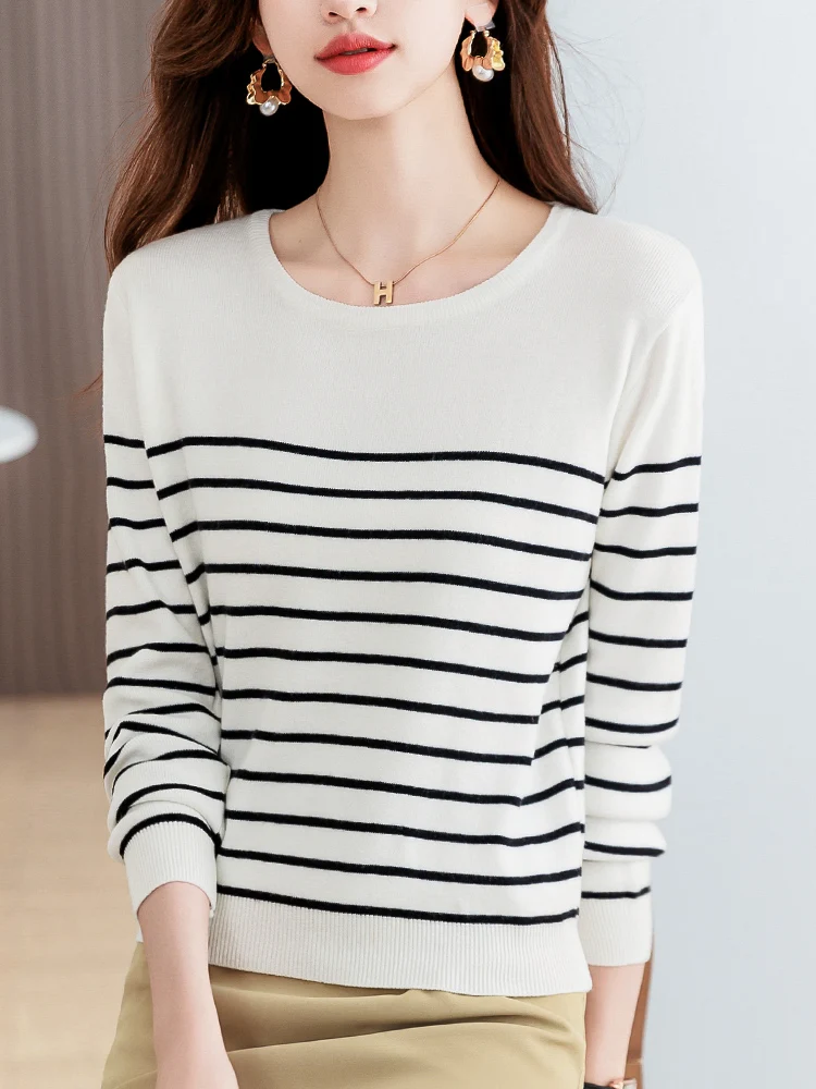 Damska dzianina w paski, długi sweter, modny top na jesień, styl dojazdowy, luźny krój, wysokiej jakości w dotyku, idealny jako warstwa bazowa.