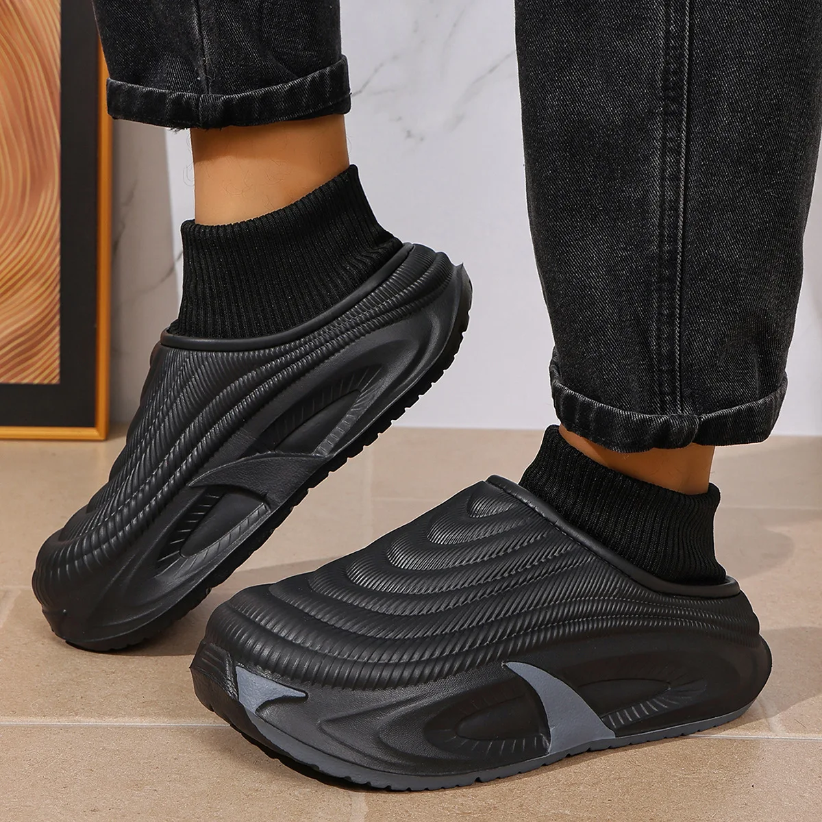 2026 New Winter Men's Plush Lined Home Slippers, Waterproof EVA Shell, Non-slip Thick Sole Cozy Indoor Outdoor Shoes