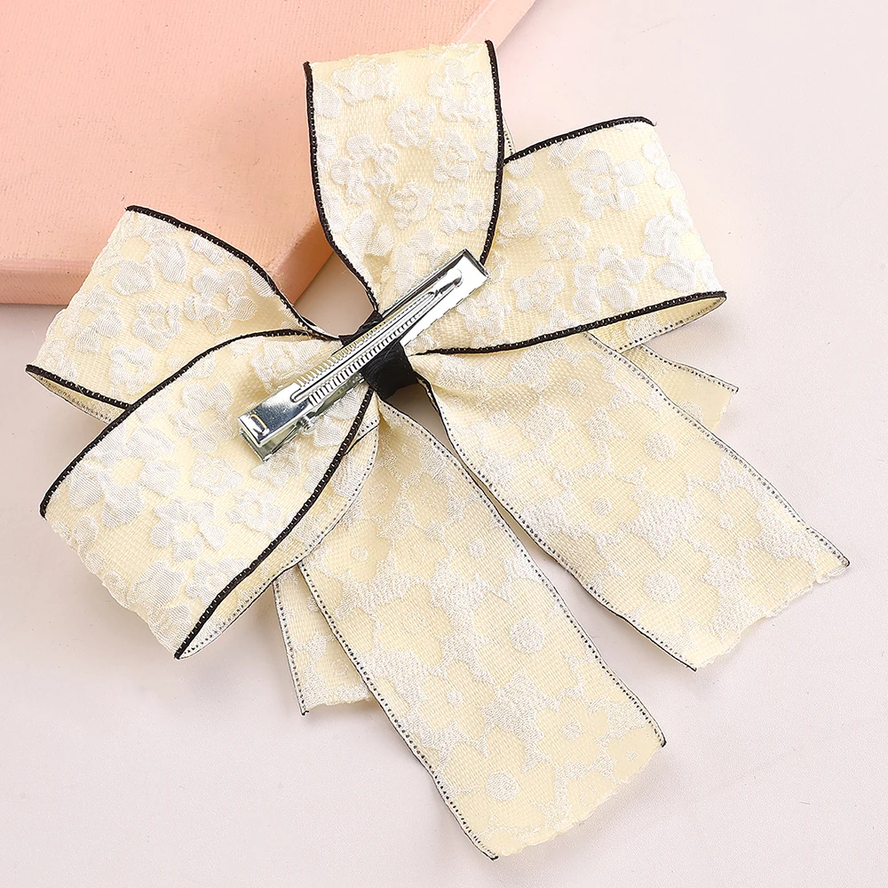 レースの花のヘアクリップ,大きな蝶ネクタイ,ヘアアクセサリー,黒と白,1個