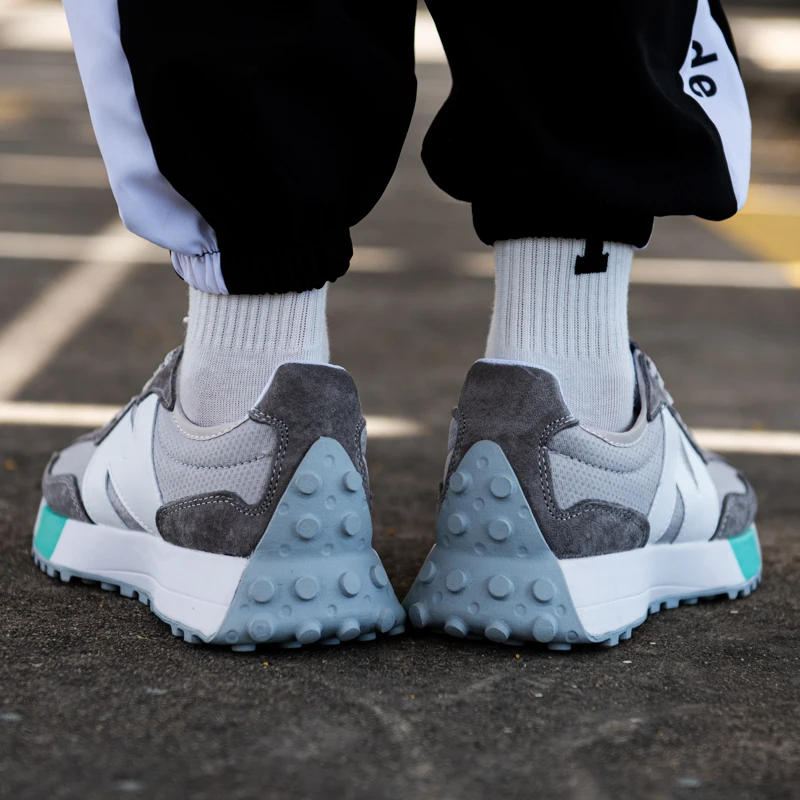 

Thick soled raised round head canvas sports and leisure shoes with versatile design, anti slip breathable board