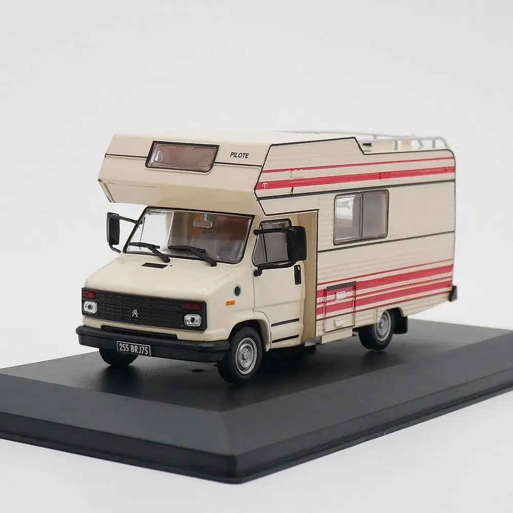 Литая под давлением модель автомобиля из сплава IXO 1:43 Pilote R 470 Citroen C 25 1984, масштаб 1:43 Литая под давлением модель автомобиля из сплава IXO 1:43 Pilote R 470 Citroen C 25 1984, масштаб 1:43