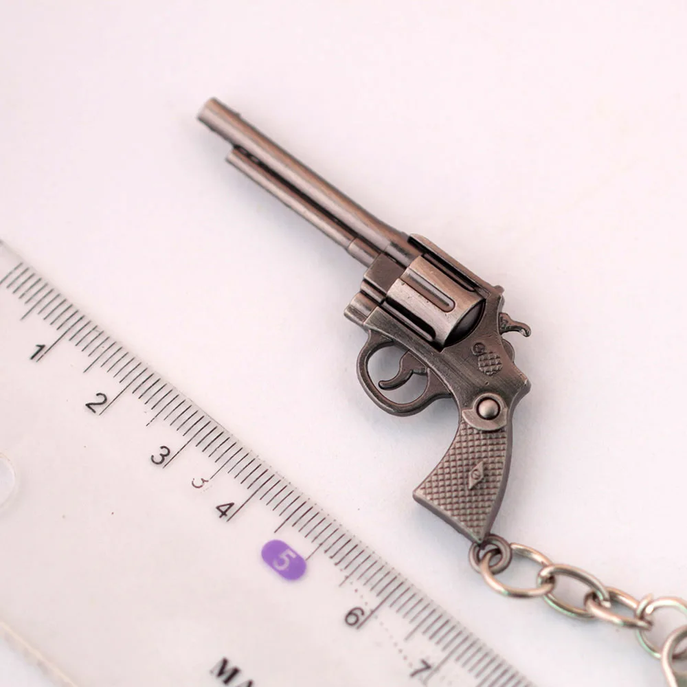 6cm CS GO CSGO Revolver Model Keychain for Men Vintage Counter Strike Pistol Metal Pendant Key Ring Male Boys Colletible Jewelry