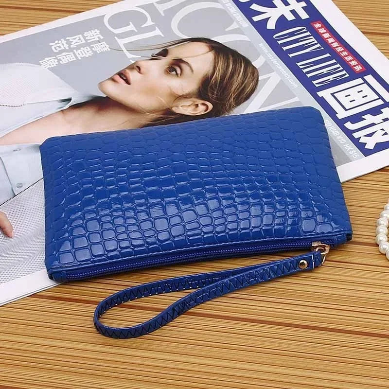 

New Crocodile Pattern Small Square Bag Women's Coin Handheld One Shoulder Crossbody Bags Lacquer Leather Simple Zero Wallet