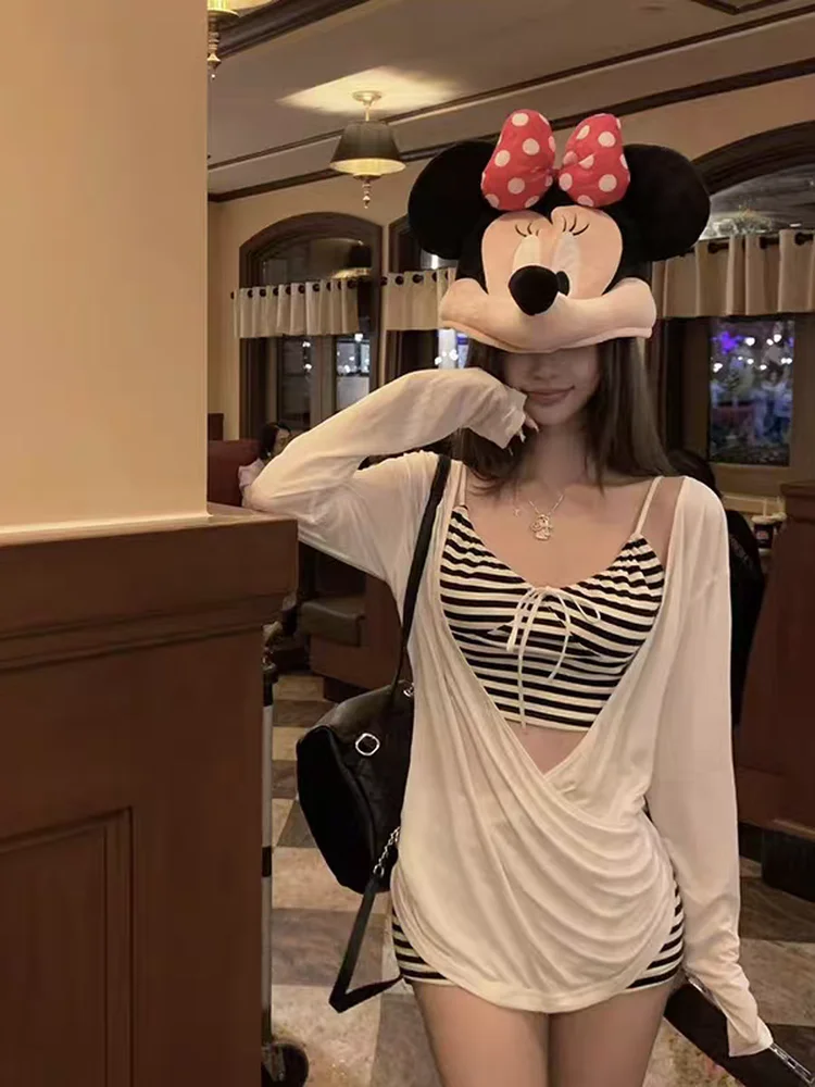 

Сексуальный купальник в полоску: топ, плавки и накидка с длинными рукавами – комплект из трех предметов для женщин, идеальный для отдыха на горячих источниках.