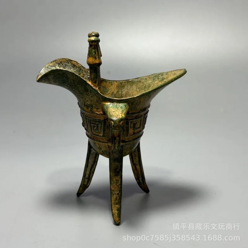 Three-legged decoration, tabletop ornament, utensils, bronze wine cup, ancient antique items
