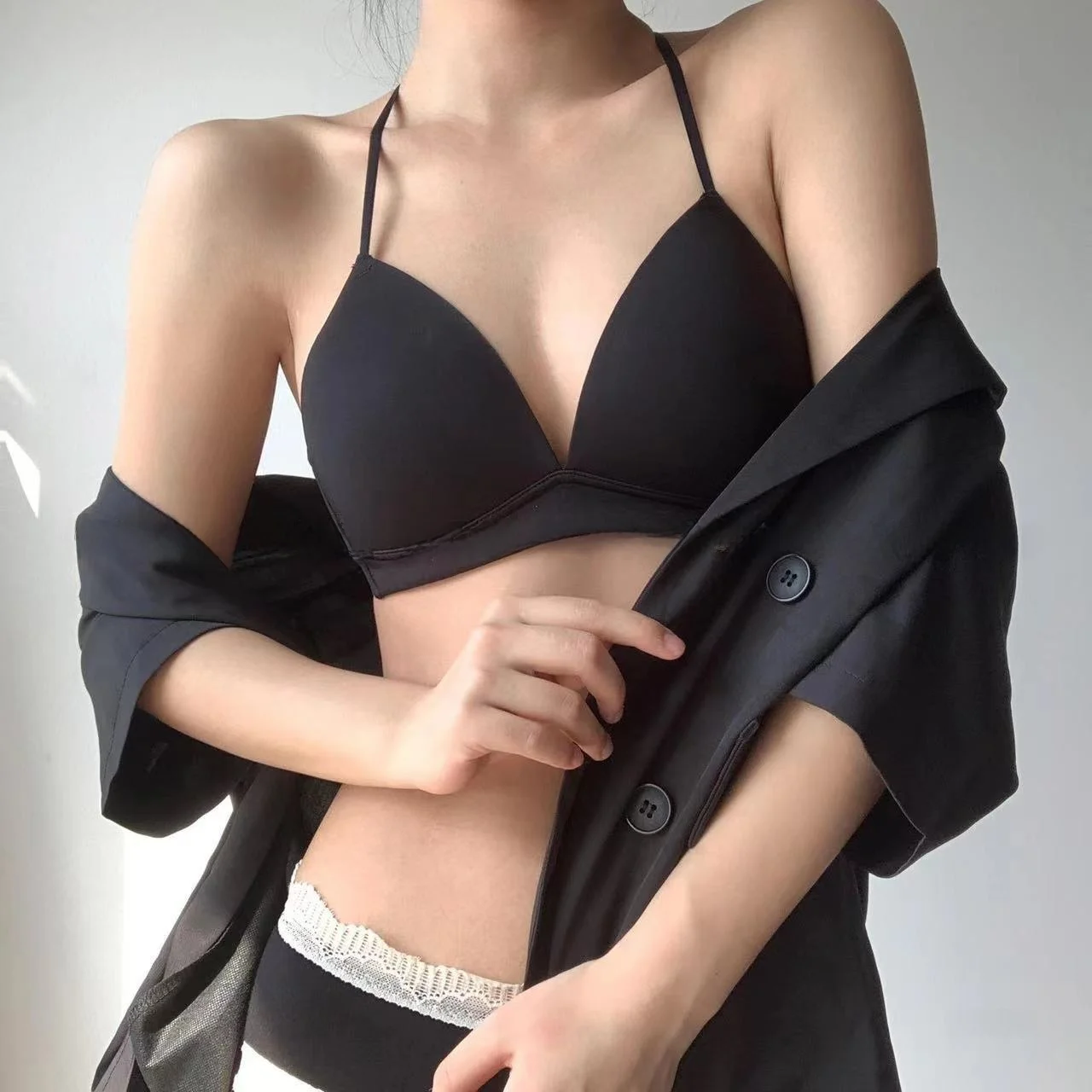 

Sexy Cross Back Strapless Bralette with Chest Pad Integrated Sweet And Spicy Underwear Neck Hanging Design Women's Lingerie