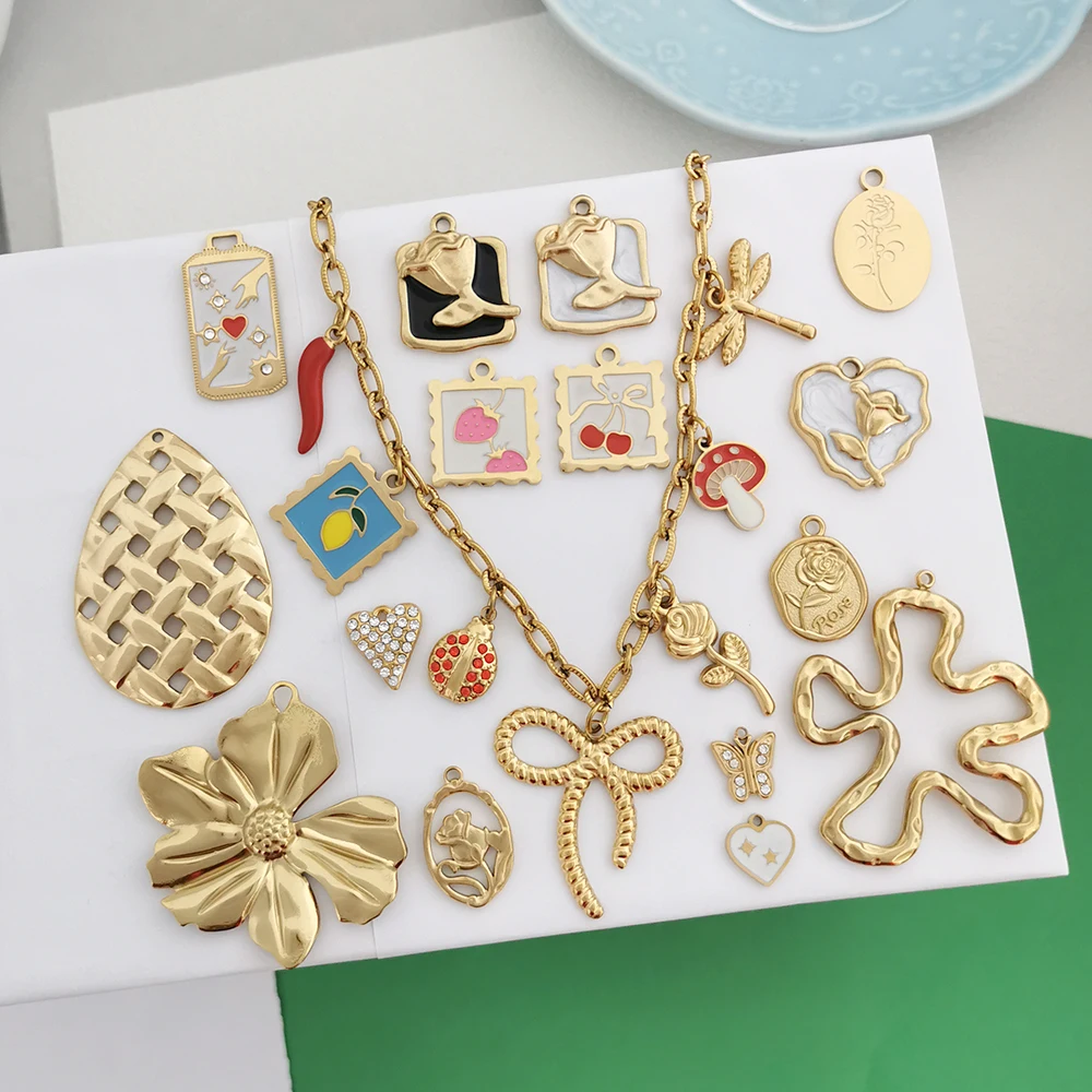 

1pc QMHJE Stainless Steel Pendant Charm Enamel Bow Butterfly Fruit Insect Heart Red Pepper Star Flower Custom Necklace Wholesale