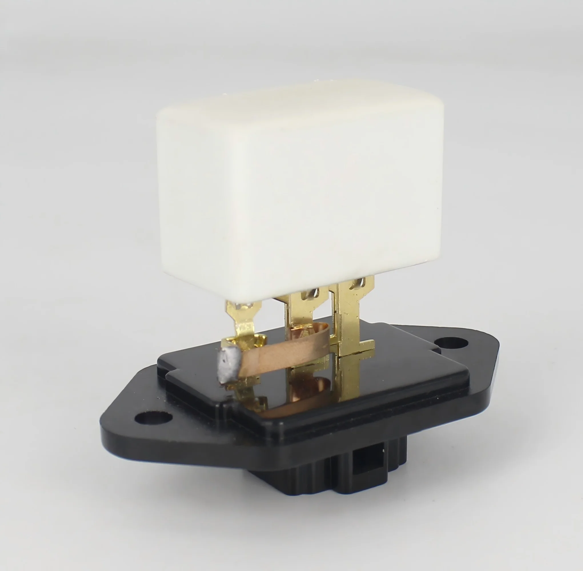 

Резистор управления скоростью вентилятора для колесного погрузчика Hyundai с сопротивлением 24 В E160LC7