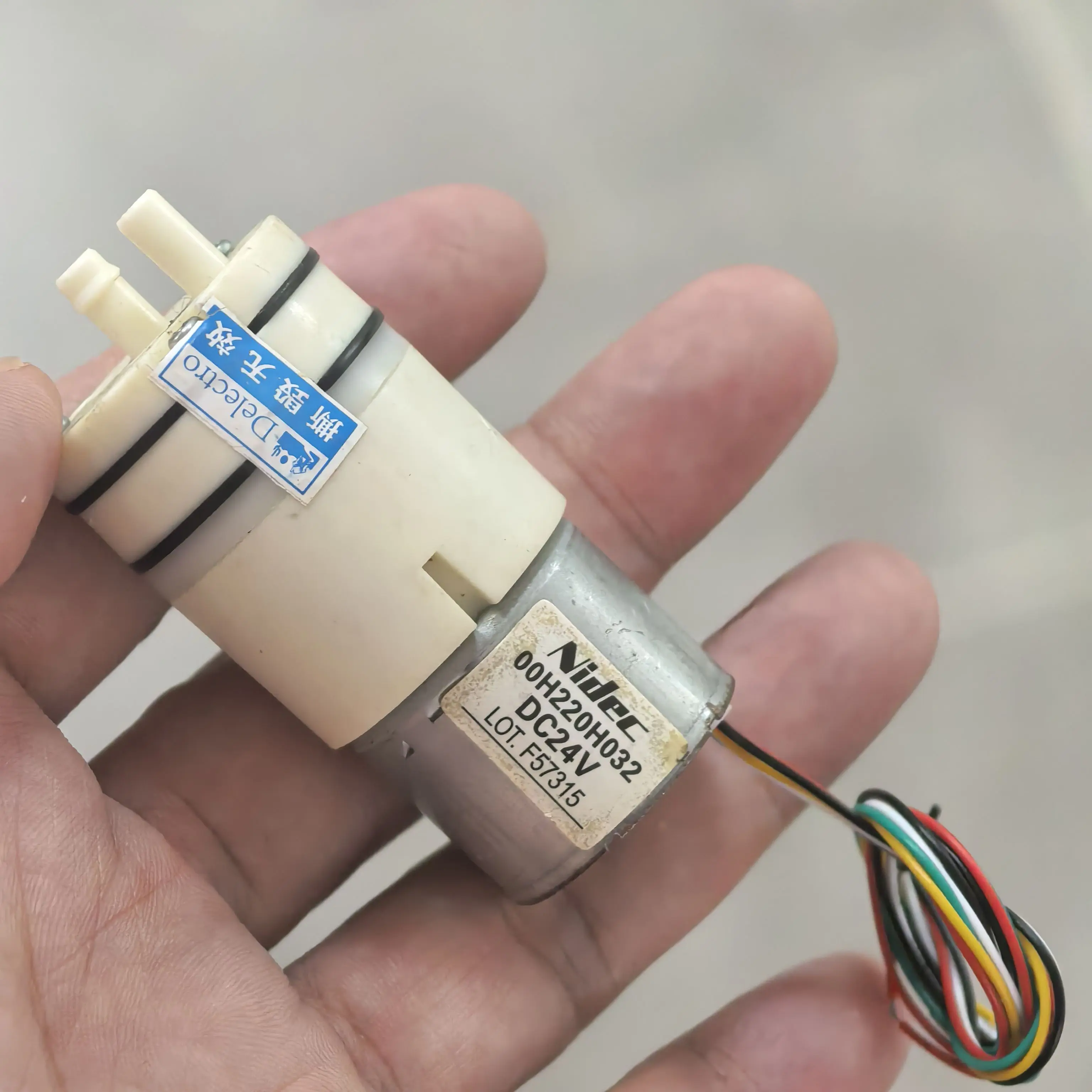 

Nidec 00H220H032 24 В постоянного тока, микродержатель, бесщеточный двигатель, высокоточный измерительный насос, управление ШИМ