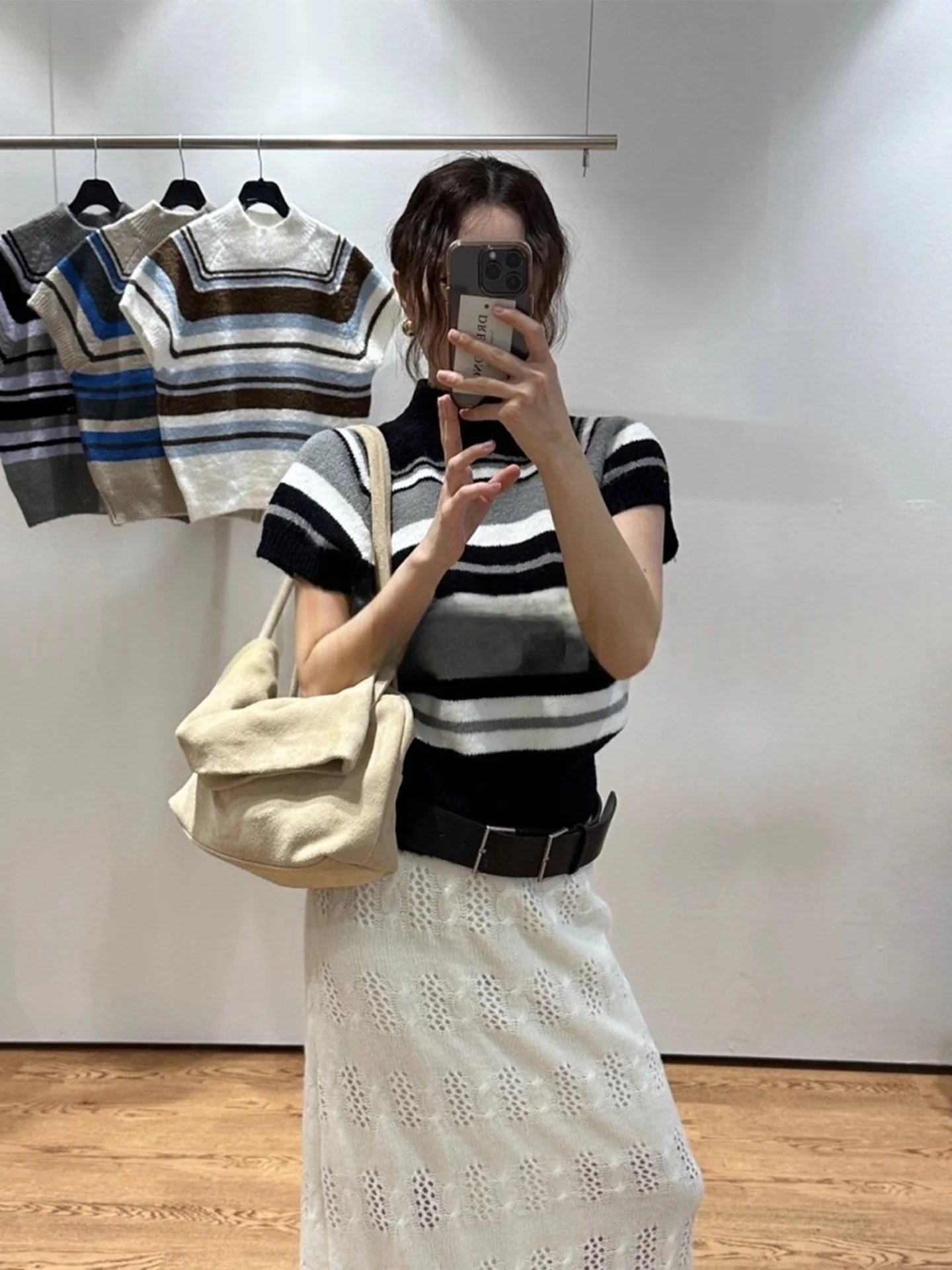 시크한 가을 신상 슬림핏 안티에이징 스탠드 칼라 컬러 블록 소프트 여성 니트웨어 스트라이프 패턴