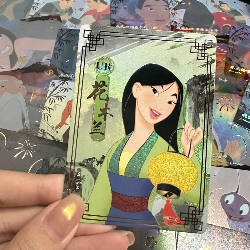صندوق أعمى لبطاقات الرسوم المتحركة المعتمد من Disney Mulan - مفاجأة غامضة عصرية قابلة للجمع لمحبي الألعاب