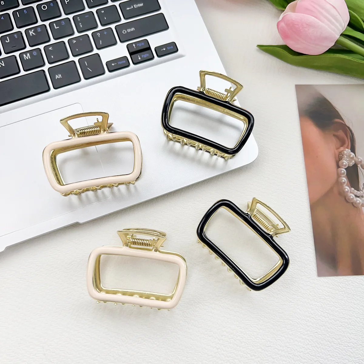 Solid color alloy square hollow hairpin elegant and advanced broken hair ponytail clip simple and versatile shark clip