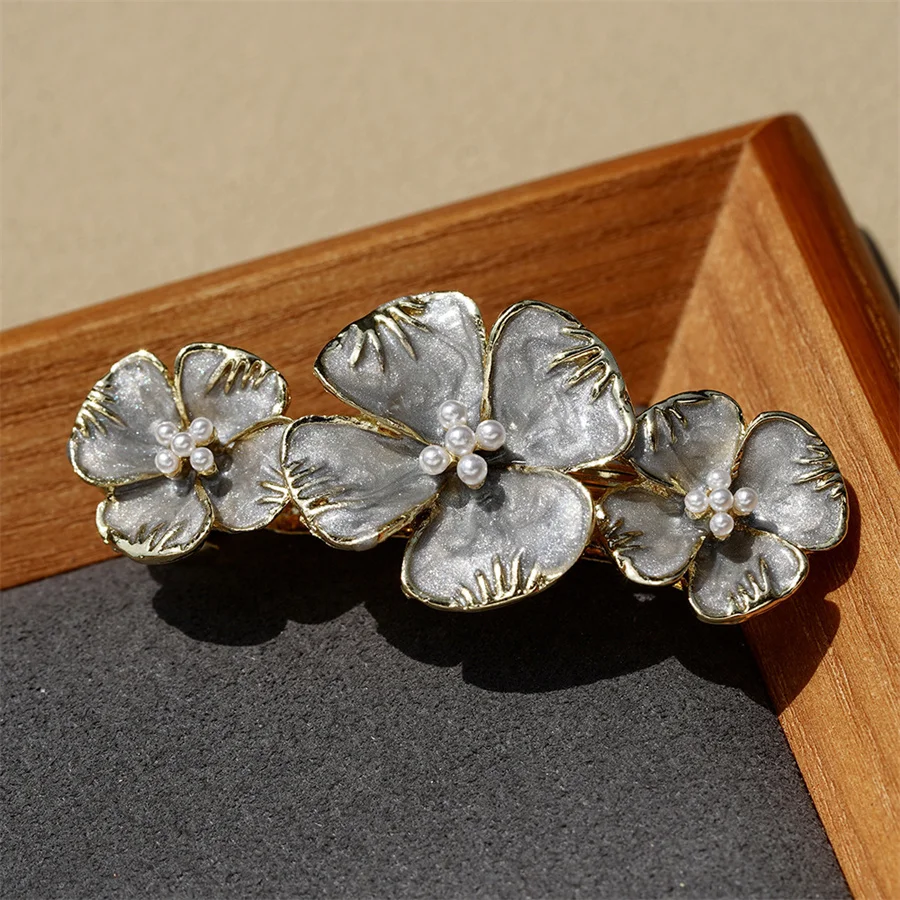 New delicacy pearl Flower Hair Claws Retro Hairpin Hair Clips Accessories For Women Shinning Ponytail Headwear