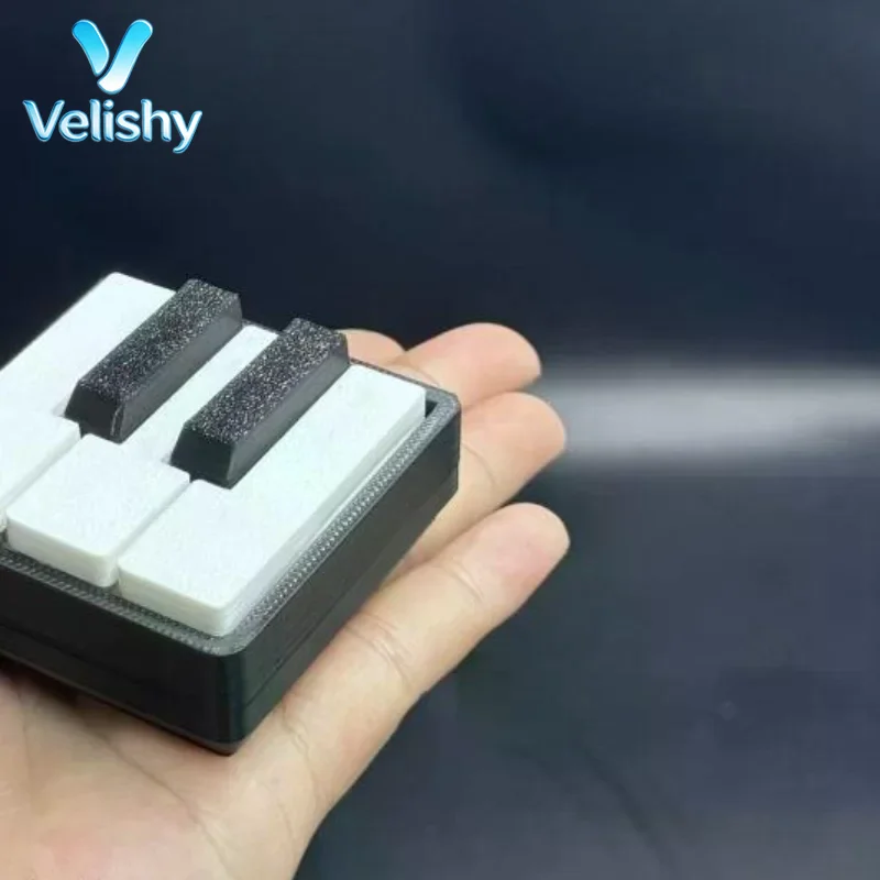 3D Printed Piano Keyboard Fidget Clicker, Mini Musical Key Press Figurine Stress Relief Toy For Desk & Party Game