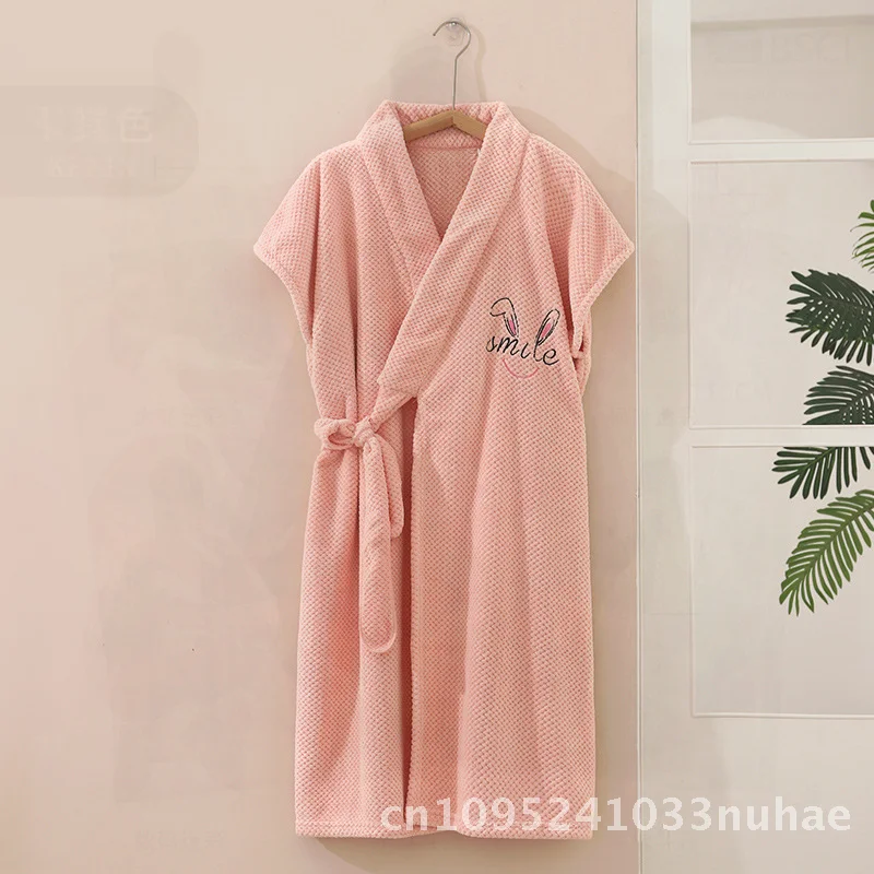 

Women's Coral Velvet Bathrobe Quick-Drying Water-Absorbent All-Season Hotel Class a Bathrobe Unisex Adult Size Robe for Beauty
