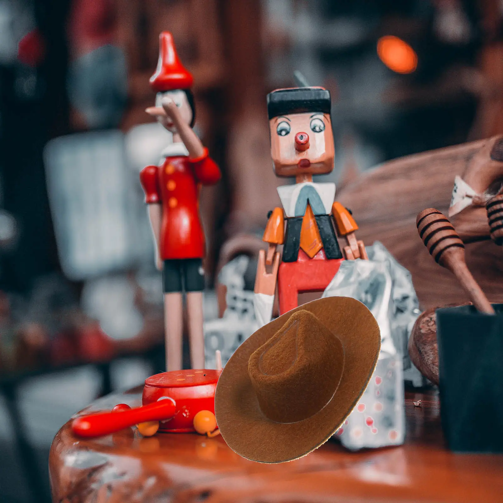 4 Peças de Mini Chapéus de Cowgirl em Não Tecido para Fotografia, Estilização, Acessórios de Cosplay e Projetos de Artesanato