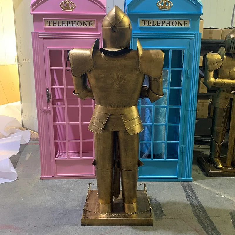 Large samurai armor man model, retro wrought iron armor knight model, bar window ornament